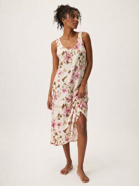 a line dress plus size Plus Size White V-neck Formal Cocktail Dress with Pockets main image 1